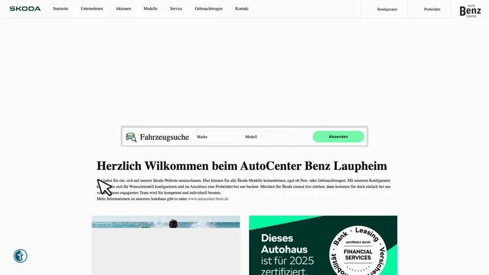 Das Bild zeigt die Webseite www.autocenter-benz-laupheim.skoda-auto.de mit einem aktiven danova Assistant, der geöffnet und wieder geschlossen wird.