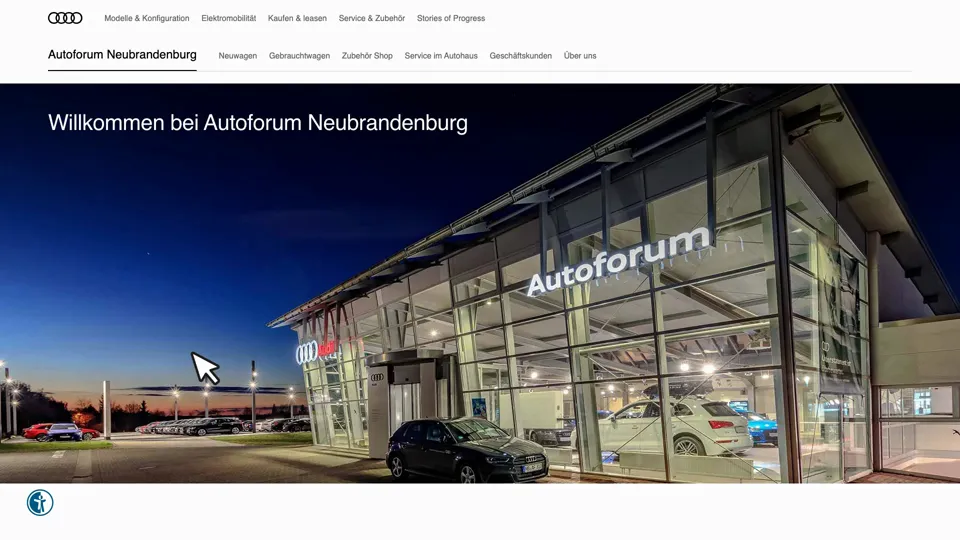 Das Bild zeigt die Webseite http://www.autoforum-neubrandenburg.audi mit einem aktiven danova Assistant, der geöffnet und wieder geschlossen wird.