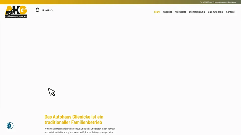 Das Bild zeigt die Webseite http://www.autohaus-glienicke.de mit einem aktiven danova Assistant, der geöffnet und wieder geschlossen wird.