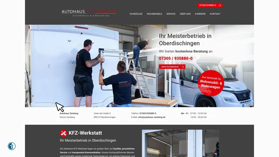 Das Bild zeigt die Webseite www.autohaus-zeisberg.de mit einem aktiven danova Assistant, der geöffnet und wieder geschlossen wird.