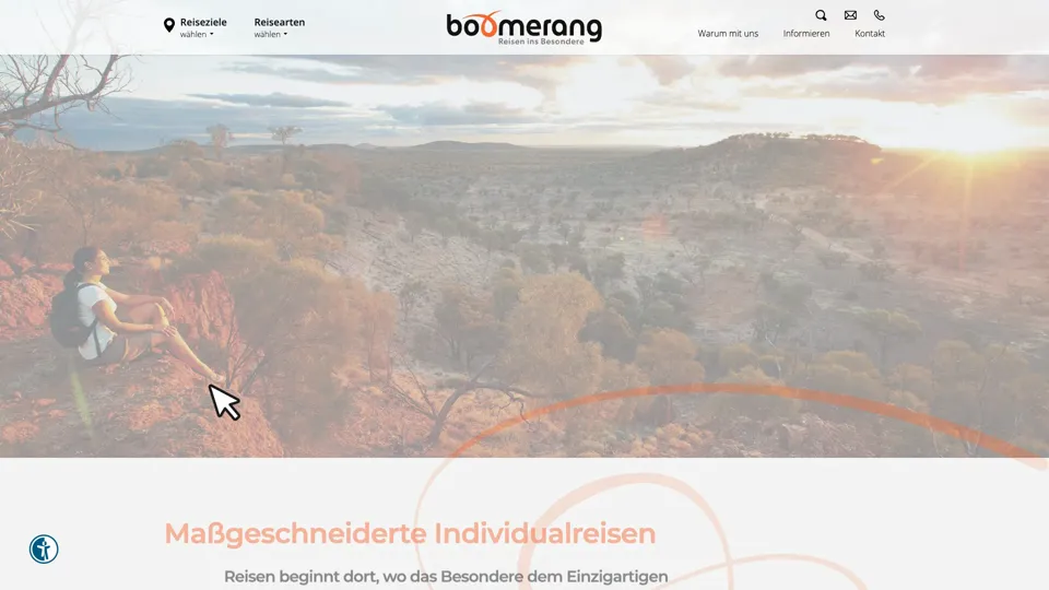 Das Bild zeigt die Webseite www.boomerang-reisen.de mit einem aktiven danova Assistant, der geöffnet und wieder geschlossen wird.