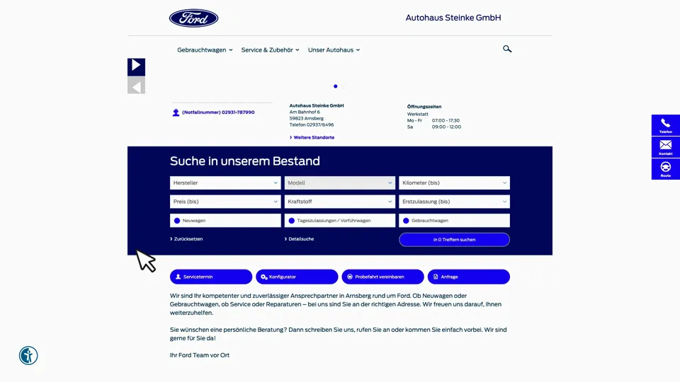 Das Bild zeigt die Webseite www.ford-steinke-arnsberg.de mit einem aktiven danova Assistant, der geöffnet und wieder geschlossen wird.