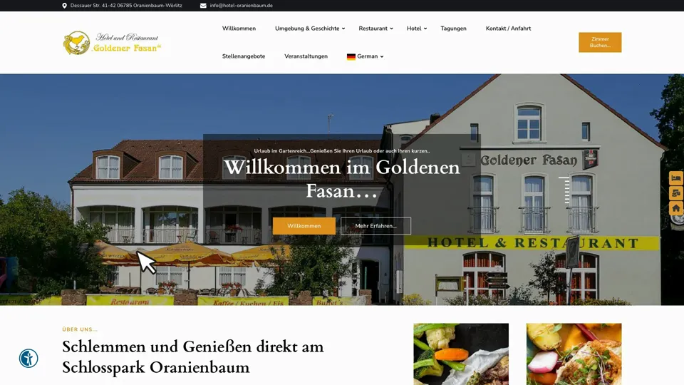 Das Bild zeigt die Webseite www.hotel-oranienbaum.de mit einem aktiven danova Assistant, der geöffnet und wieder geschlossen wird.
