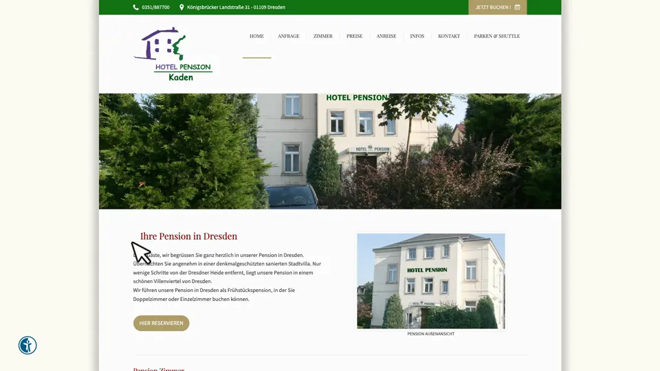 Das Bild zeigt die Webseite http://www.hotel-pension-kaden.de mit einem aktiven danova Assistant, der geöffnet und wieder geschlossen wird.