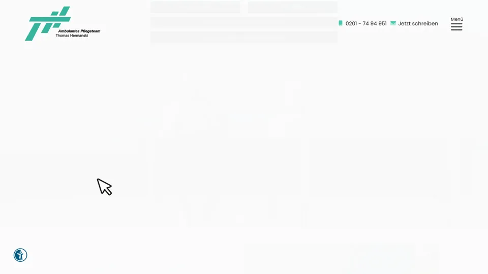 Das Bild zeigt die Webseite http://www.pflegedienst-thomas-hermanski.de mit einem aktiven danova Assistant, der geöffnet und wieder geschlossen wird.