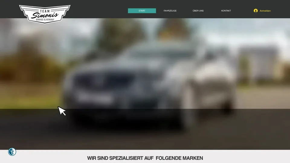 Das Bild zeigt die Webseite http://www.simonis-automobile.de mit einem aktiven danova Assistant, der geöffnet und wieder geschlossen wird.