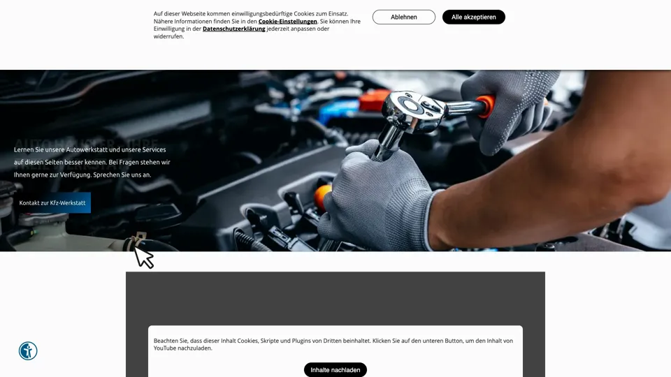 Das Bild zeigt die Webseite www.auto-haeusler.de mit einem aktiven danova Assistant, der geöffnet und wieder geschlossen wird.