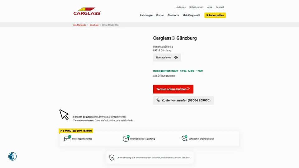 Das Bild zeigt die Webseite www.standorte.carglass.de mit einem aktiven danova Assistant, der geöffnet und wieder geschlossen wird.
