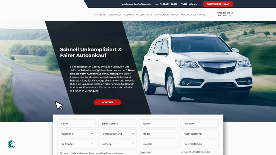 Das Bild zeigt die Webseite https://www.autoankaufheilbronn.de mit einem aktiven danova Assistant, der geöffnet und wieder geschlossen wird.
