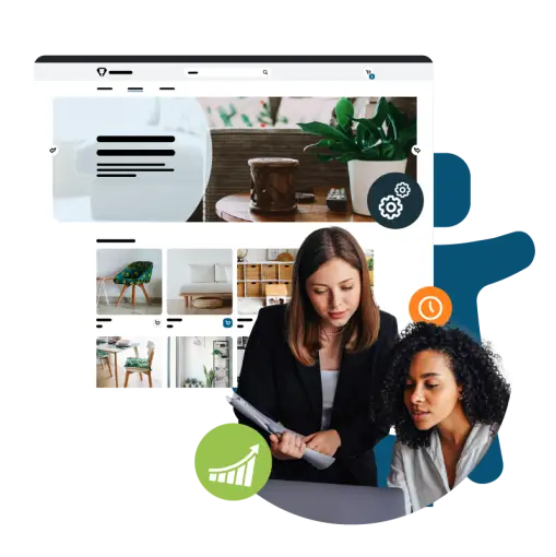 Zwei Frauen diskutieren über eine Website. Im Hintergrund ist eine Webseite mit Bildern von Möbeln und Pflanzen sichtbar.